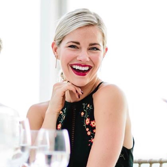 Meet your Posher, Amy - Picture 1 of 1